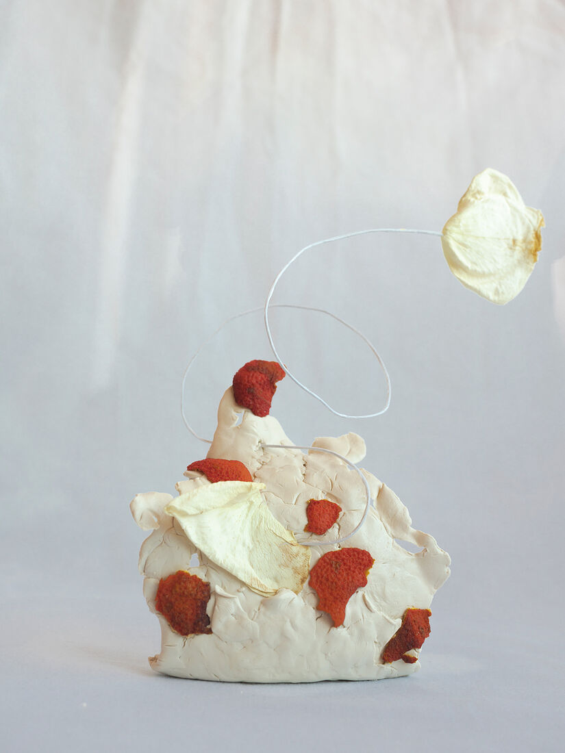 Olga Dyakina is a interdisciplinary artist. Still lifes. Untitled